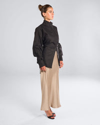 Black collar poplin shirt